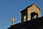 57 Alla Chiesetta-Santuario-Sacra Famiglia di Nazareth...con guarda che luna !